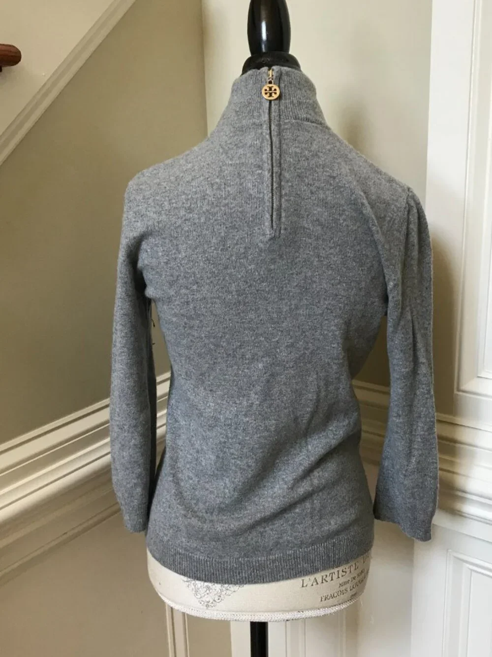 Tory Burch Cashmere Sweater Womens Medium Gray Mock Neck 3/4 Sleeve Rear Zipper